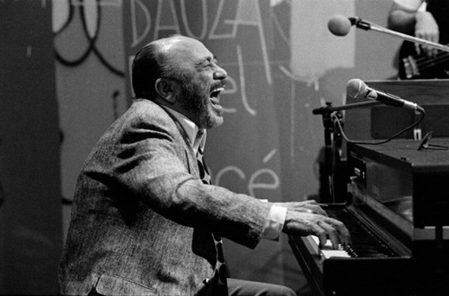 eddie palmieri playing the piano salsa