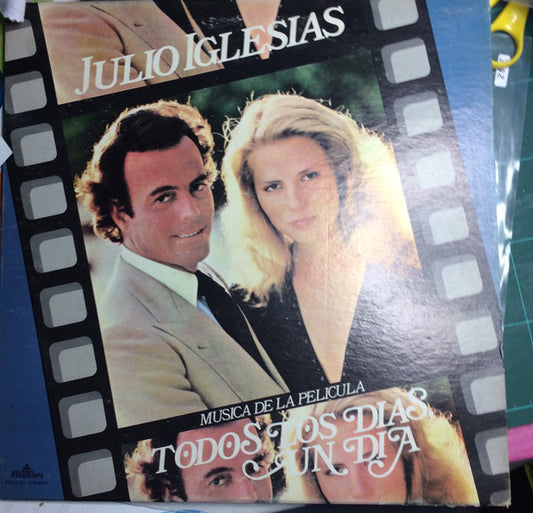 Julio Iglesias : Música De La Película "Todos Los Días, Un Día" (LP, Album)